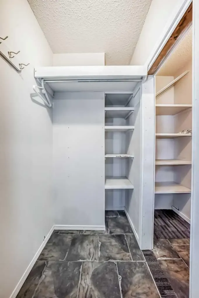 4503 75 Street NW Calgary AB T3B 2M7