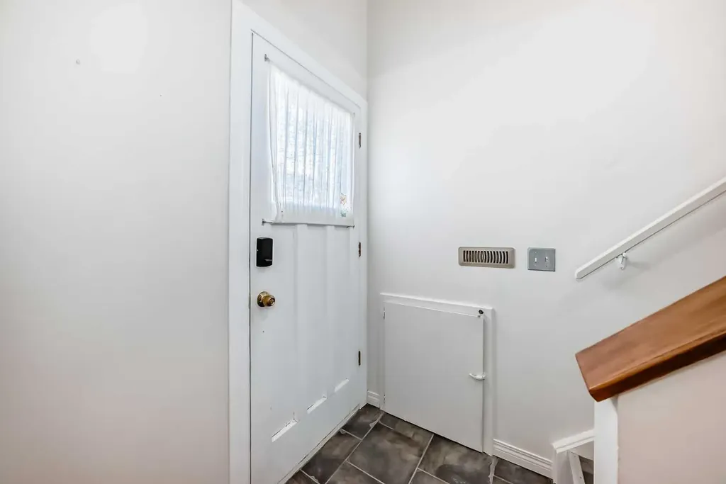 4503 75 Street NW Calgary AB T3B 2M7
