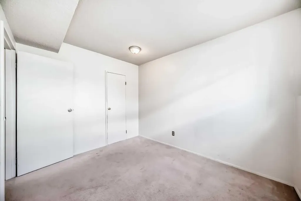 4503 75 Street NW Calgary AB T3B 2M7