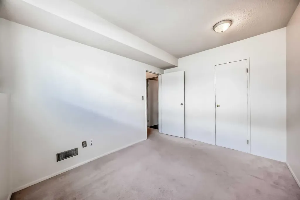 4503 75 Street NW Calgary AB T3B 2M7