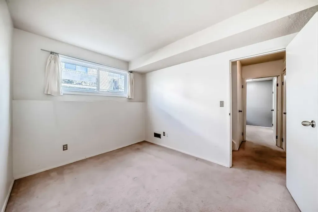 4503 75 Street NW Calgary AB T3B 2M7