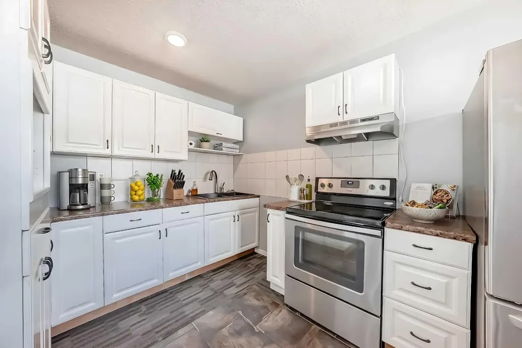 4503 75 Street NW Calgary AB T3B 2M7