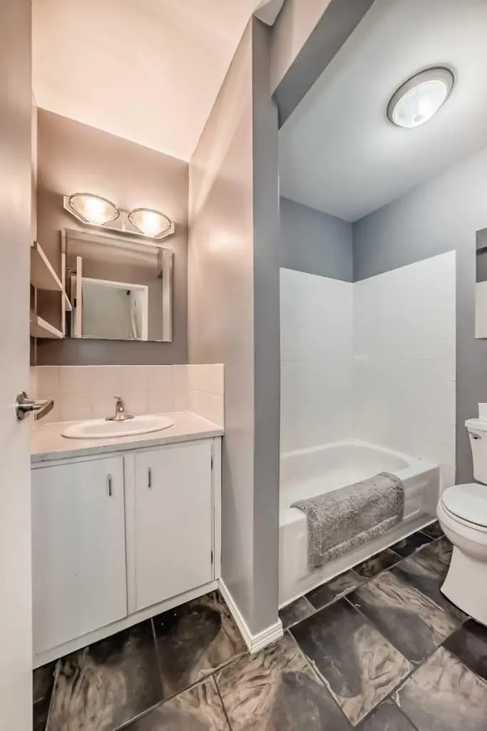 4503 75 Street NW Calgary AB T3B 2M7