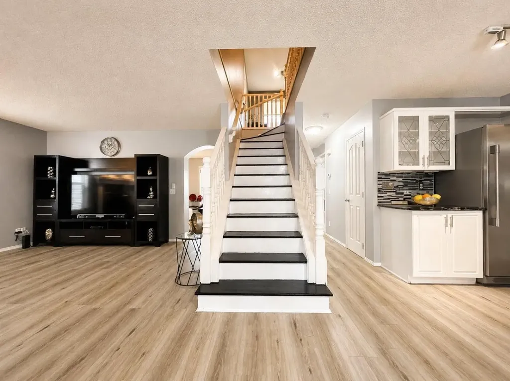 42 Inverness View SE Calgary AB T2Z 3P8