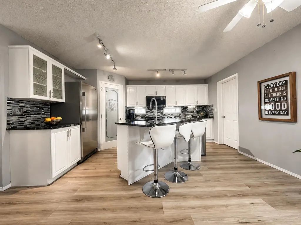 42 Inverness View SE Calgary AB T2Z 3P8