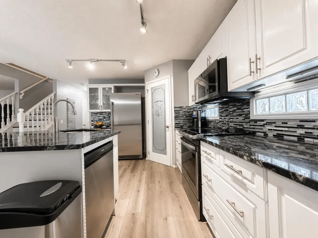 42 Inverness View SE Calgary AB T2Z 3P8
