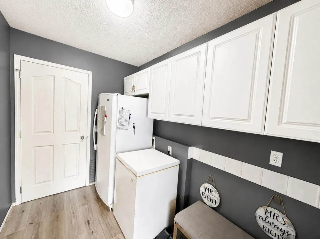 42 Inverness View SE Calgary AB T2Z 3P8