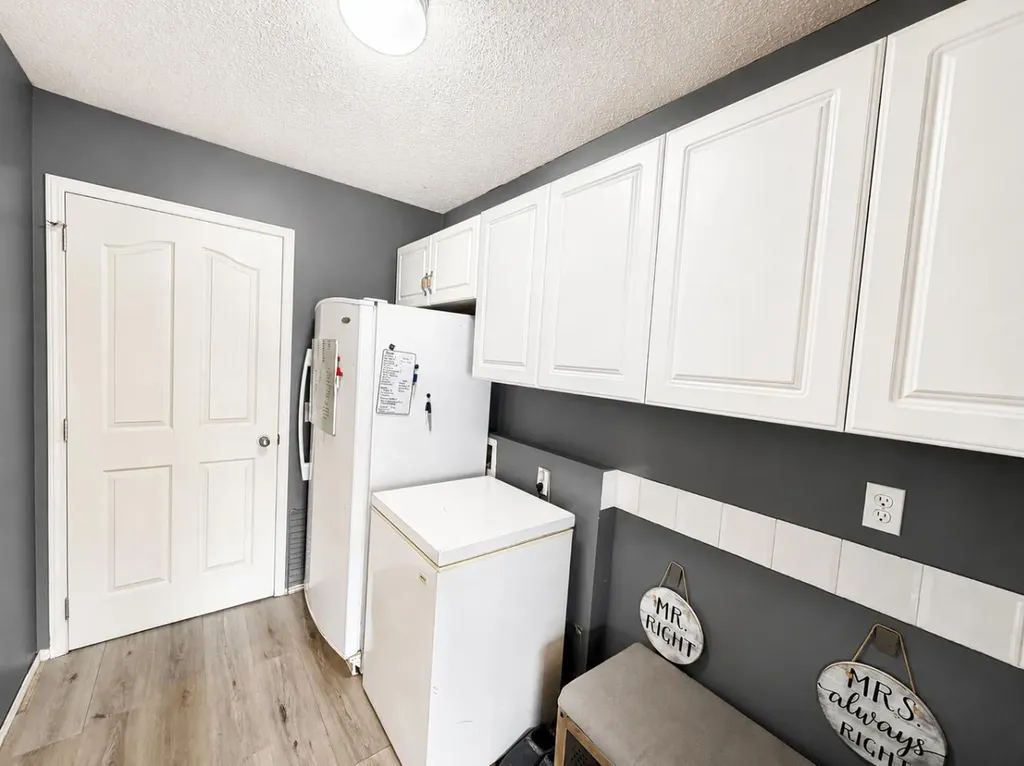 42 Inverness View SE Calgary AB T2Z 3P8