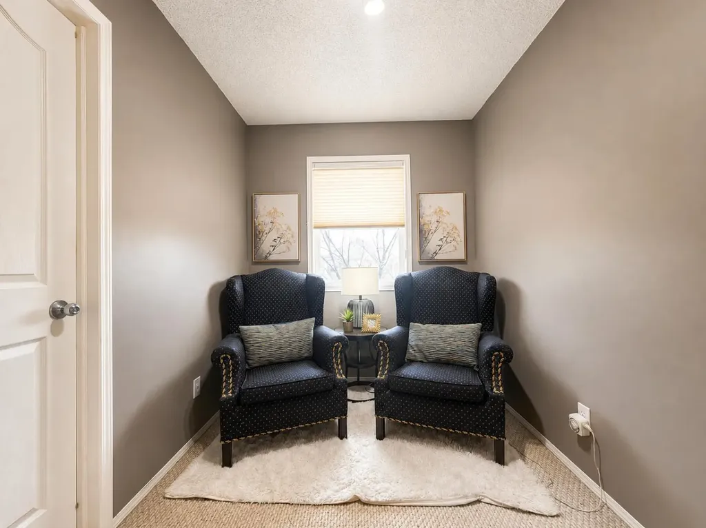 42 Inverness View SE Calgary AB T2Z 3P8
