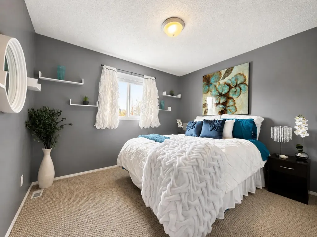 42 Inverness View SE Calgary AB T2Z 3P8