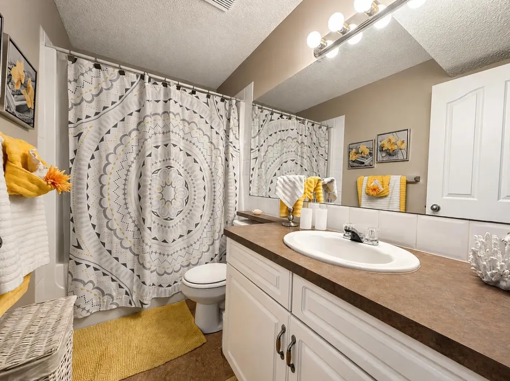 42 Inverness View SE Calgary AB T2Z 3P8