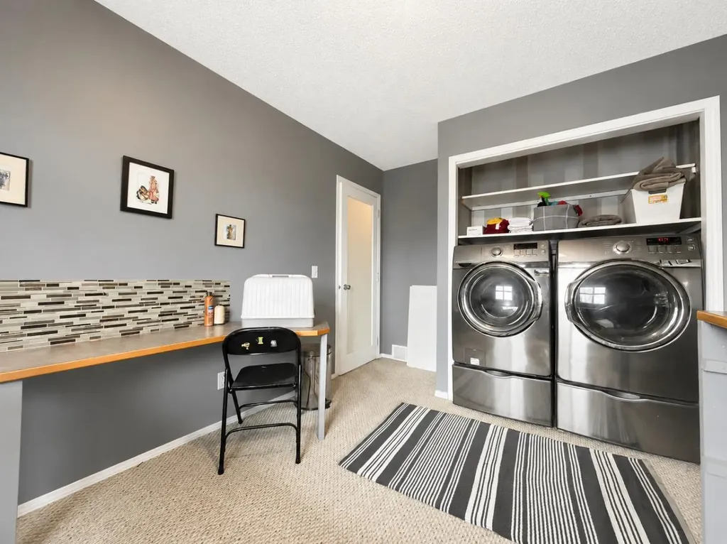 42 Inverness View SE Calgary AB T2Z 3P8