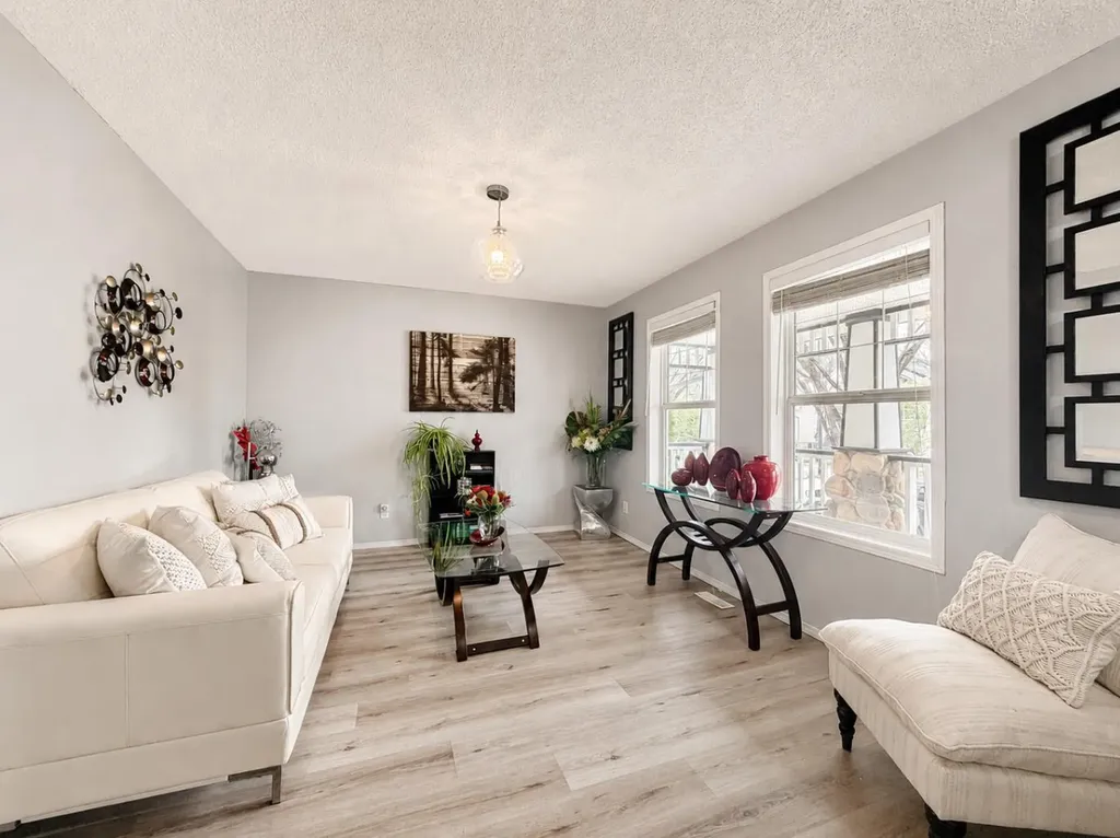 42 Inverness View SE Calgary AB T2Z 3P8