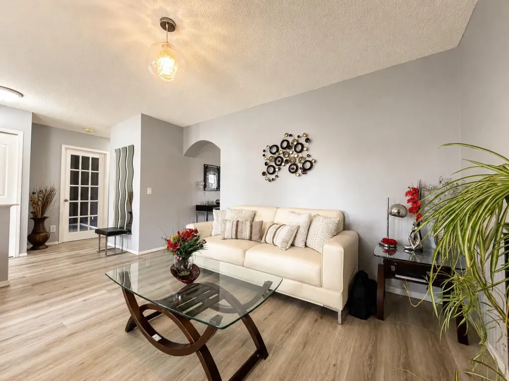 42 Inverness View SE Calgary AB T2Z 3P8
