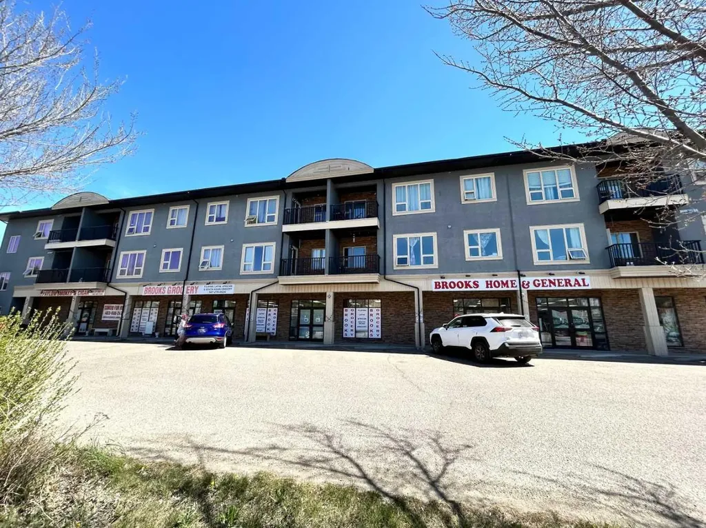330 2 Street W Brooks AB T1R 0E9