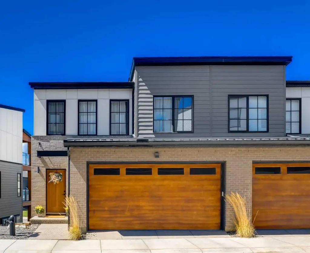7820 Spring Willow Drive SW Calgary AB T3H 6E1