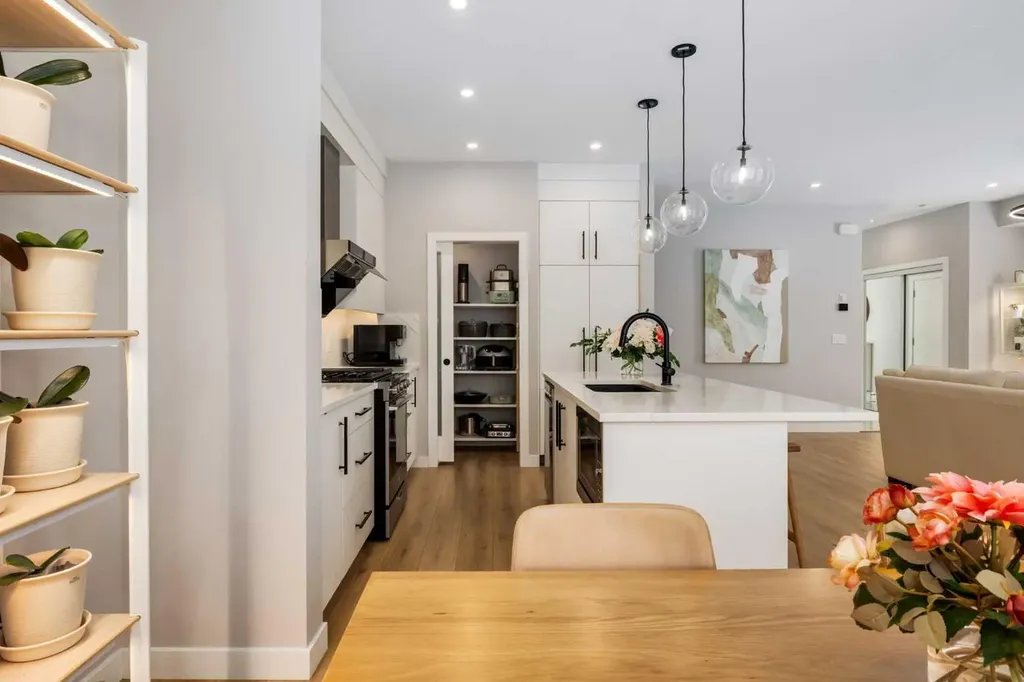 7820 Spring Willow Drive SW Calgary AB T3H 6E1
