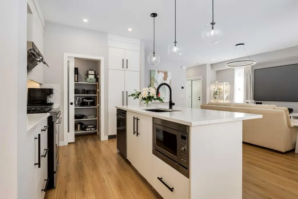 7820 Spring Willow Drive SW Calgary AB T3H 6E1