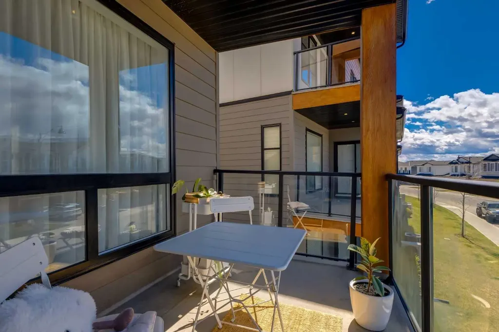 7820 Spring Willow Drive SW Calgary AB T3H 6E1