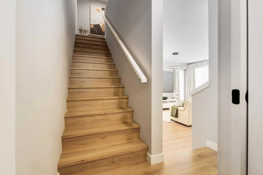 7820 Spring Willow Drive SW Calgary AB T3H 6E1