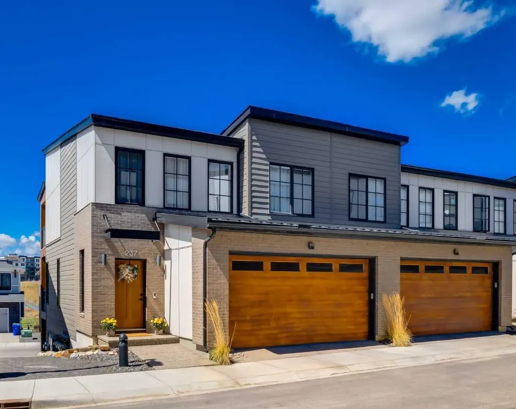 7820 Spring Willow Drive SW Calgary AB T3H 6E1
