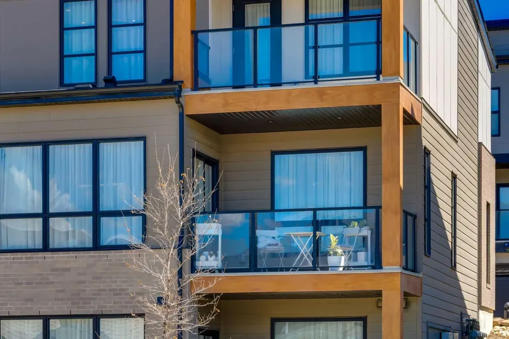 7820 Spring Willow Drive SW Calgary AB T3H 6E1