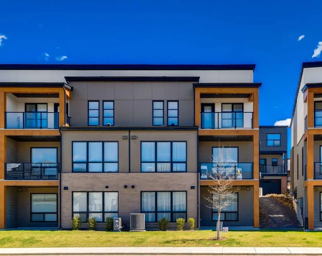 7820 Spring Willow Drive SW Calgary AB T3H 6E1