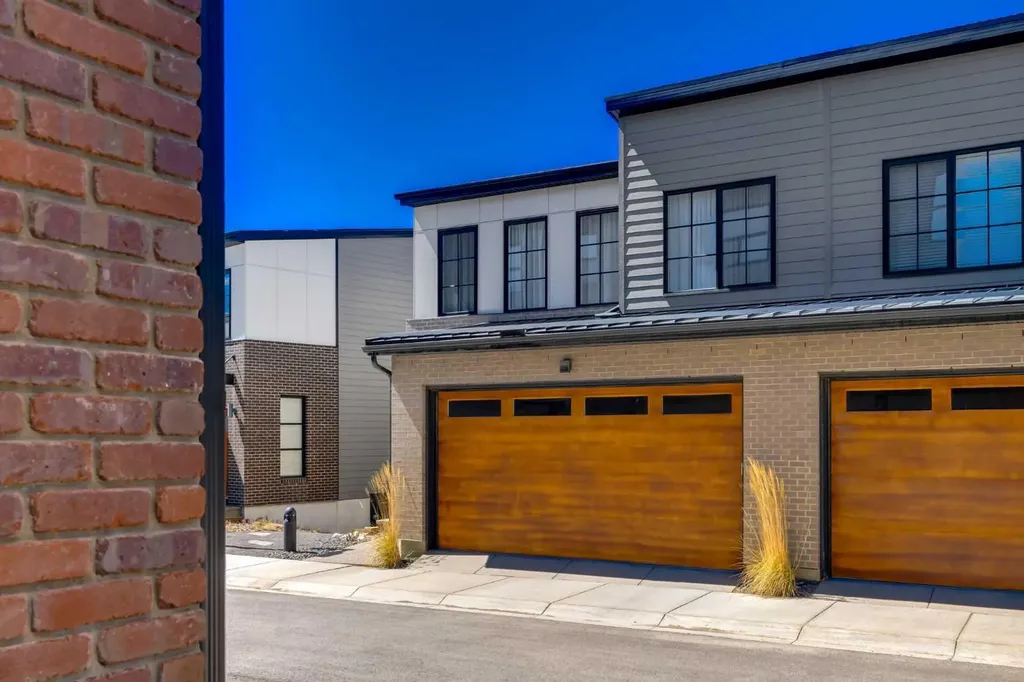 7820 Spring Willow Drive SW Calgary AB T3H 6E1