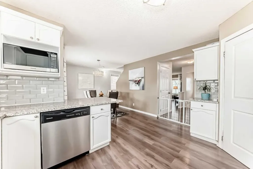 92 Covehaven Road NE Calgary AB T3K 5W6
