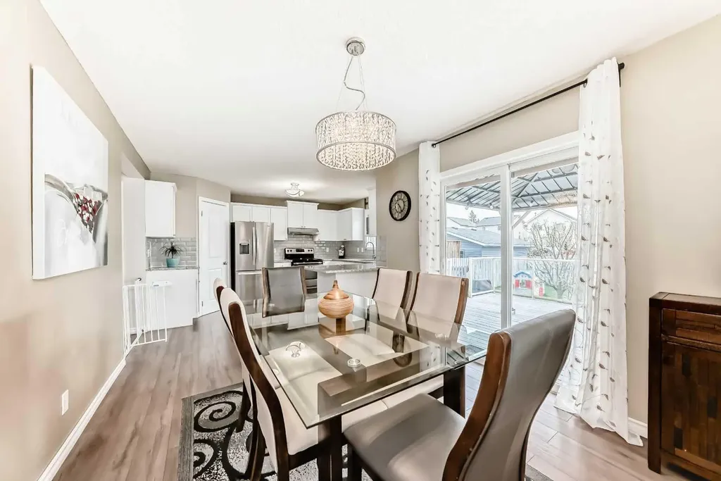 92 Covehaven Road NE Calgary AB T3K 5W6