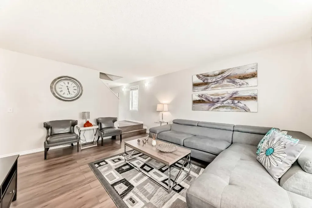 92 Covehaven Road NE Calgary AB T3K 5W6