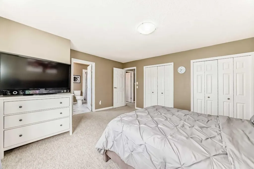 92 Covehaven Road NE Calgary AB T3K 5W6