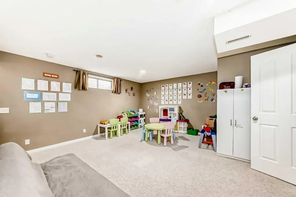 92 Covehaven Road NE Calgary AB T3K 5W6