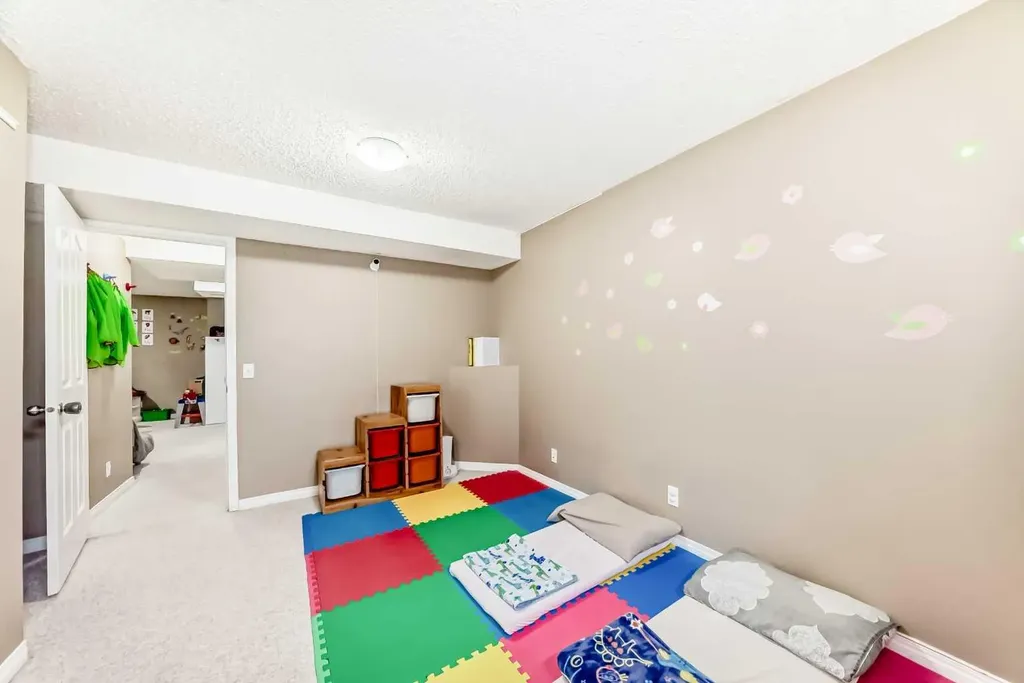 92 Covehaven Road NE Calgary AB T3K 5W6