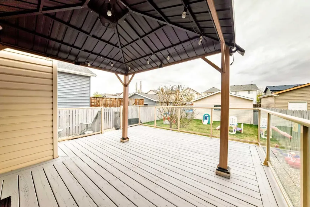92 Covehaven Road NE Calgary AB T3K 5W6