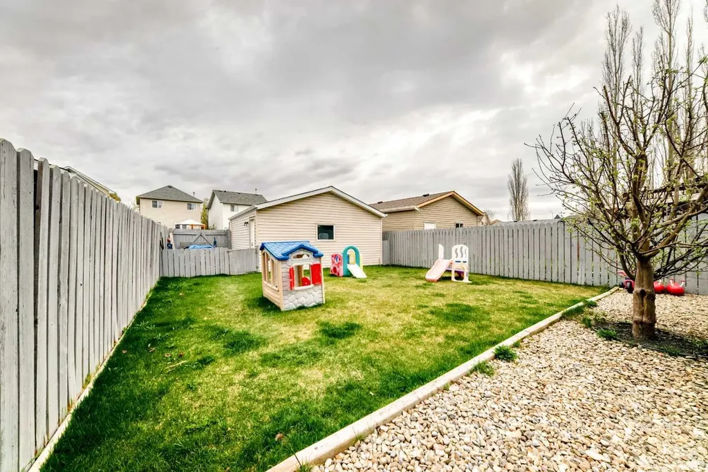 92 Covehaven Road NE Calgary AB T3K 5W6