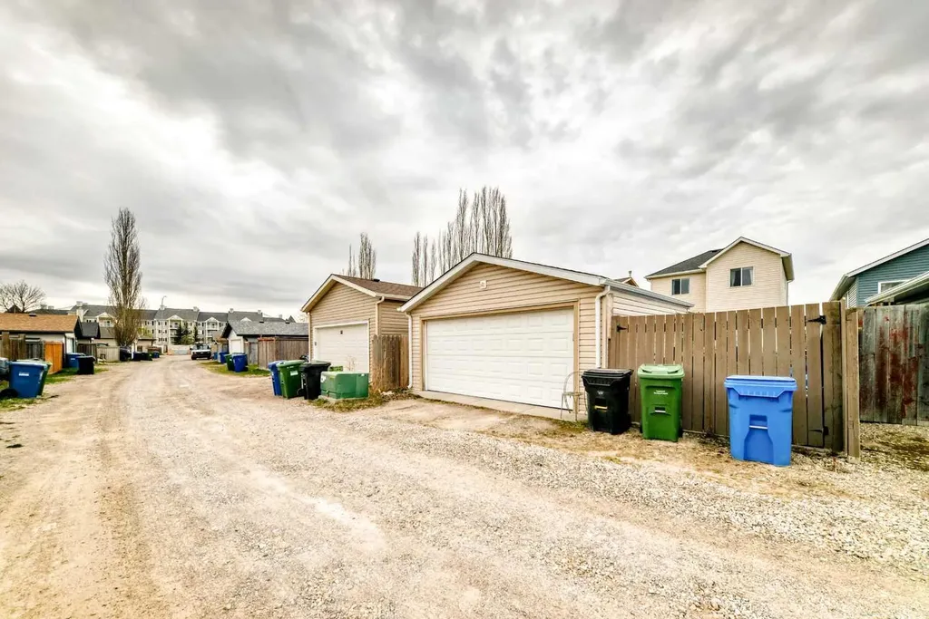92 Covehaven Road NE Calgary AB T3K 5W6