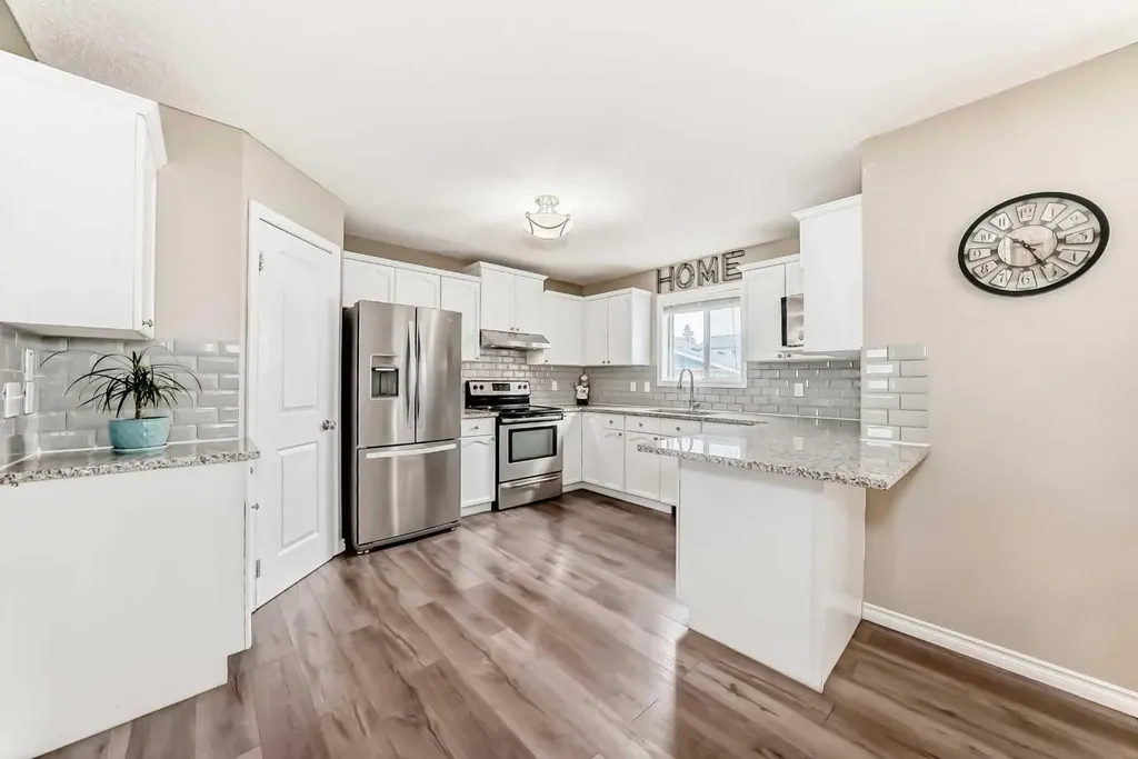 92 Covehaven Road NE Calgary AB T3K 5W6