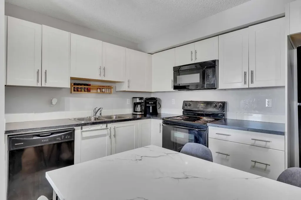 804 Copperpond Boulevard SE Calgary AB T2Z 4R2