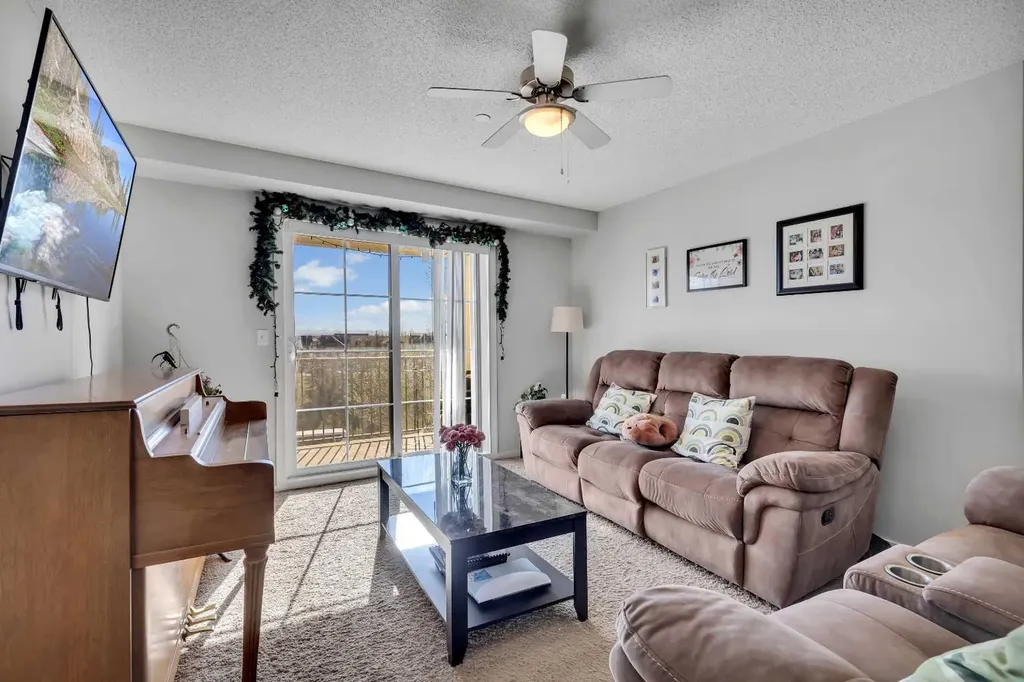 804 Copperpond Boulevard SE Calgary AB T2Z 4R2