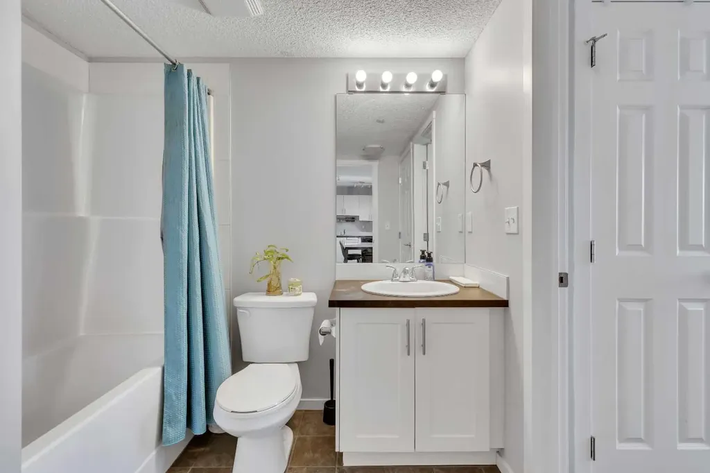804 Copperpond Boulevard SE Calgary AB T2Z 4R2