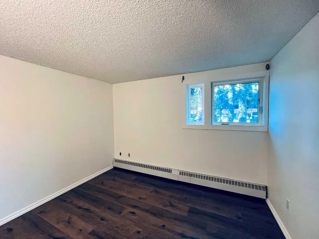 550 Westwood Drive SW Calgary AB T3E 3V6