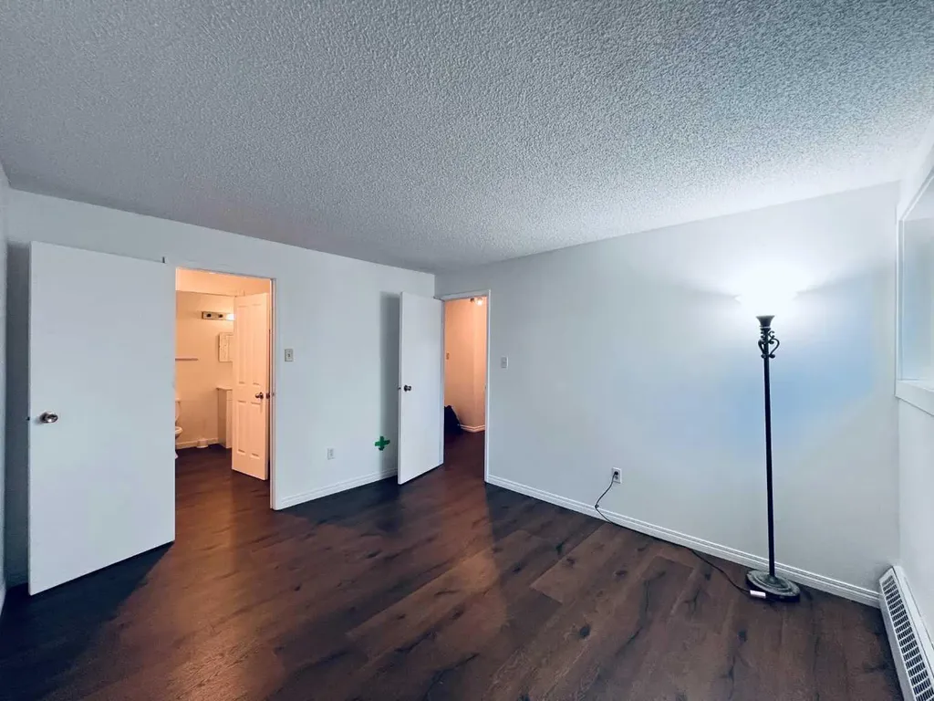 550 Westwood Drive SW Calgary AB T3E 3V6