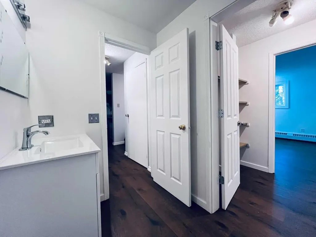 550 Westwood Drive SW Calgary AB T3E 3V6