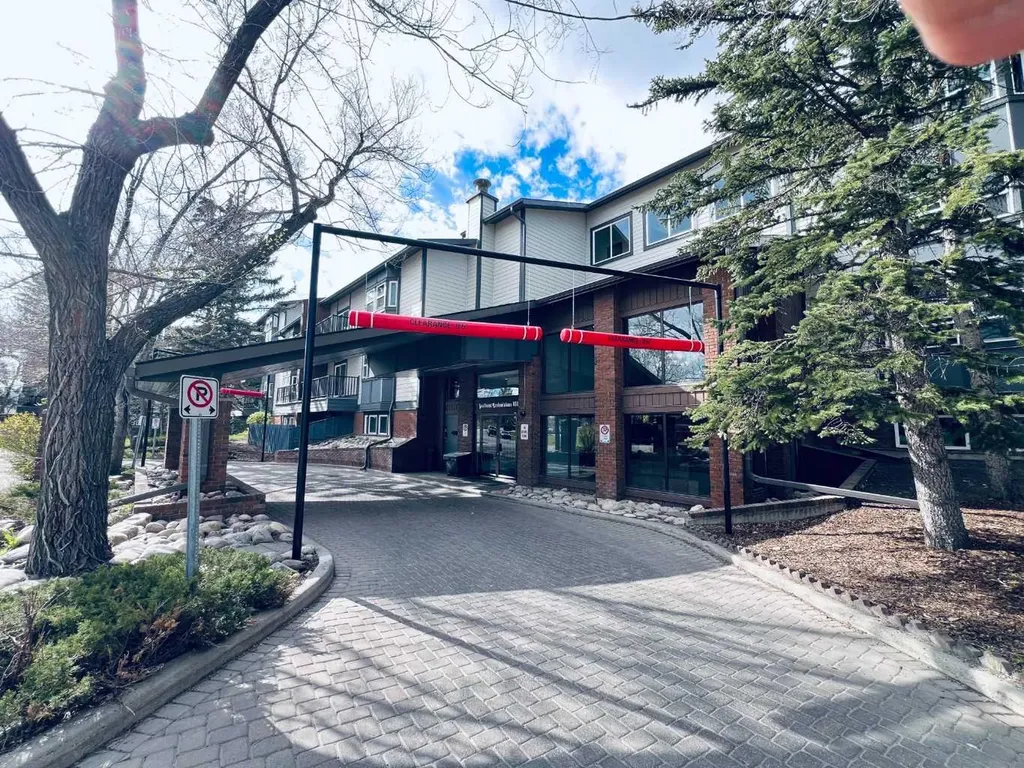 550 Westwood Drive SW Calgary AB T3E 3V6