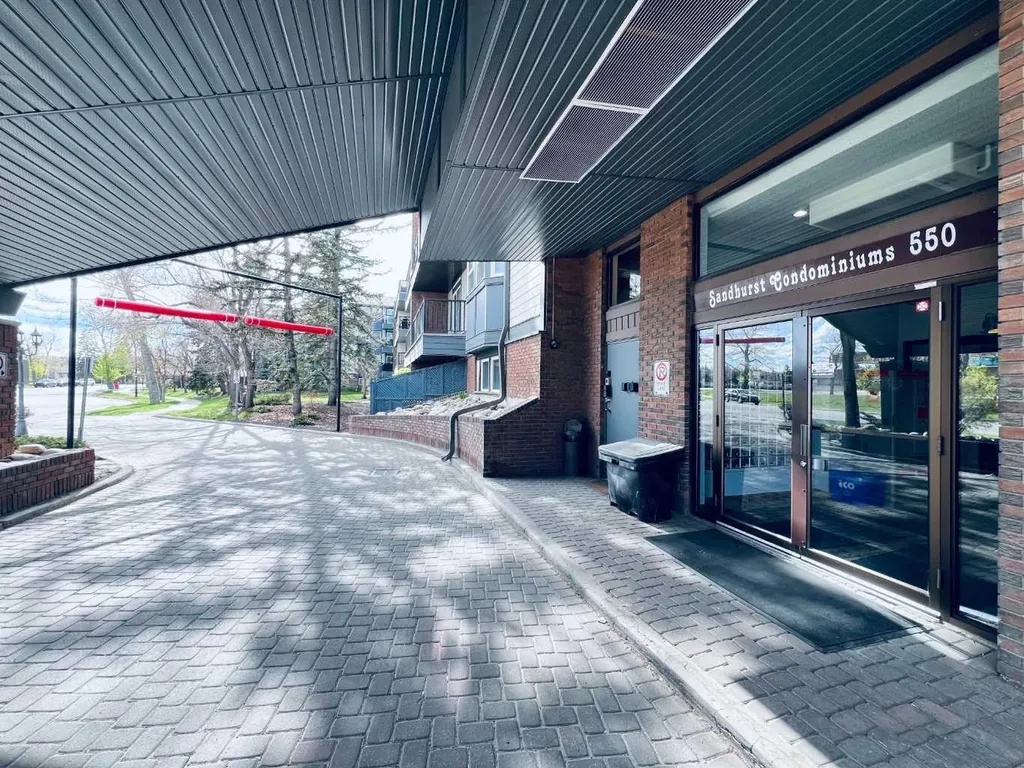 550 Westwood Drive SW Calgary AB T3E 3V6
