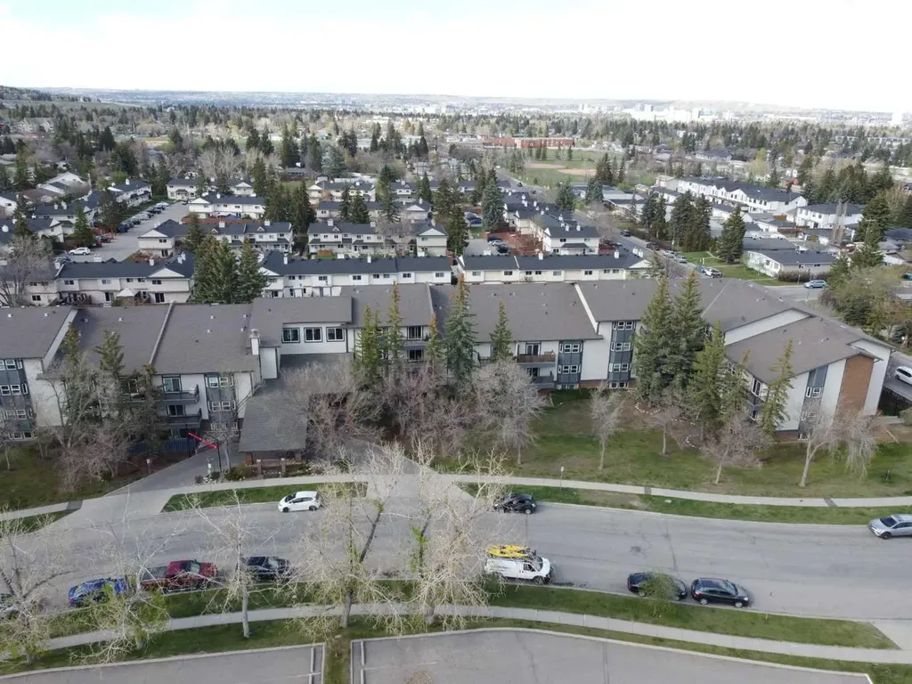 550 Westwood Drive SW Calgary AB T3E 3V6