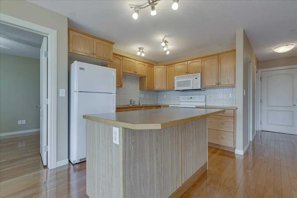 4425 Heritage Way Lacombe AB T4L 2P4