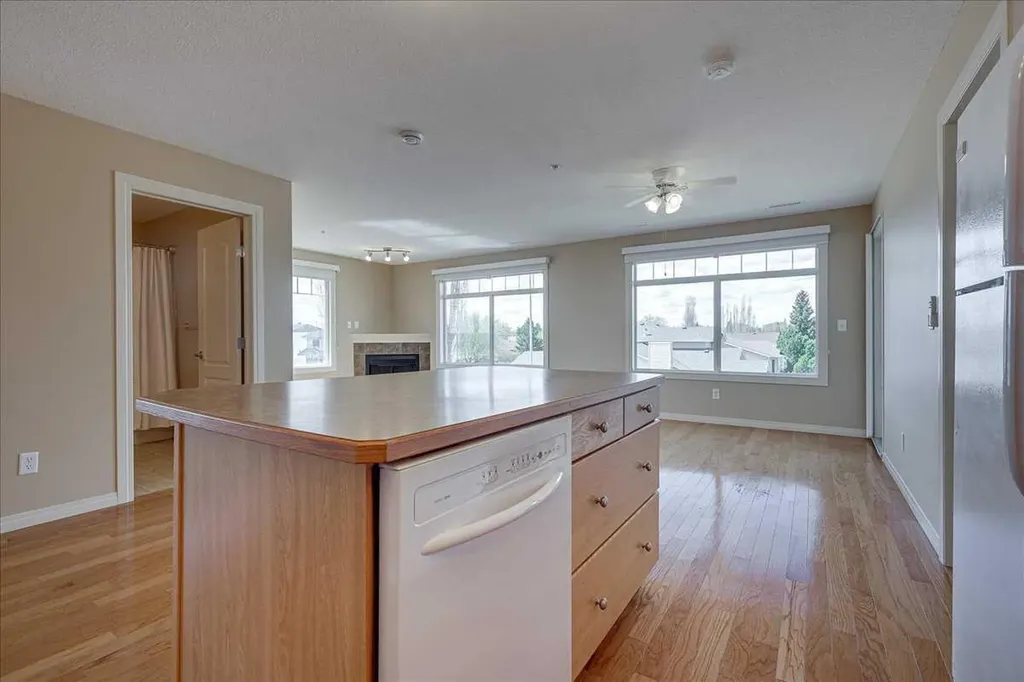 4425 Heritage Way Lacombe AB T4L 2P4