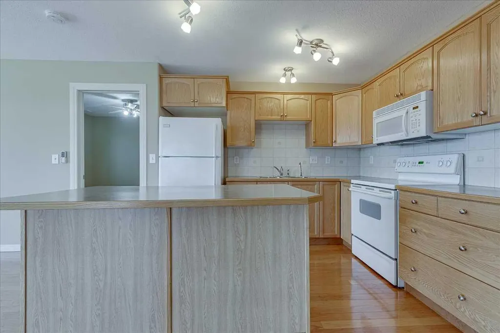 4425 Heritage Way Lacombe AB T4L 2P4